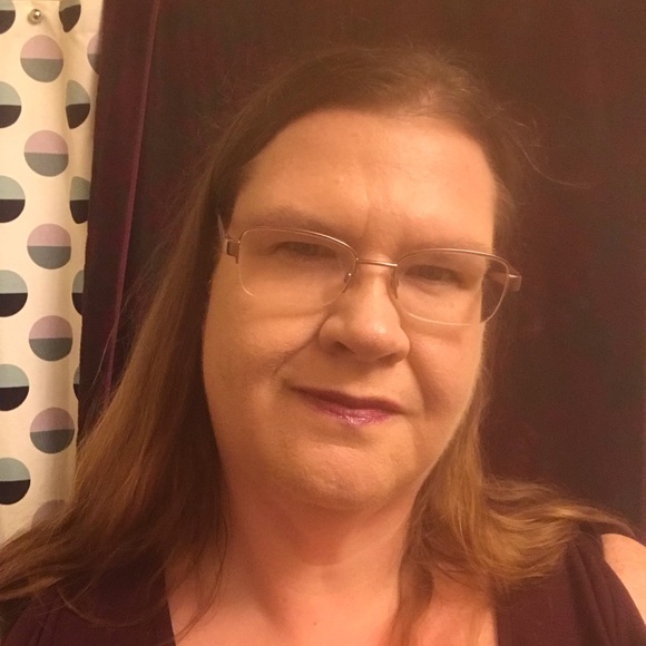 Meet your Posher, KaeLee - Picture 2 of 7